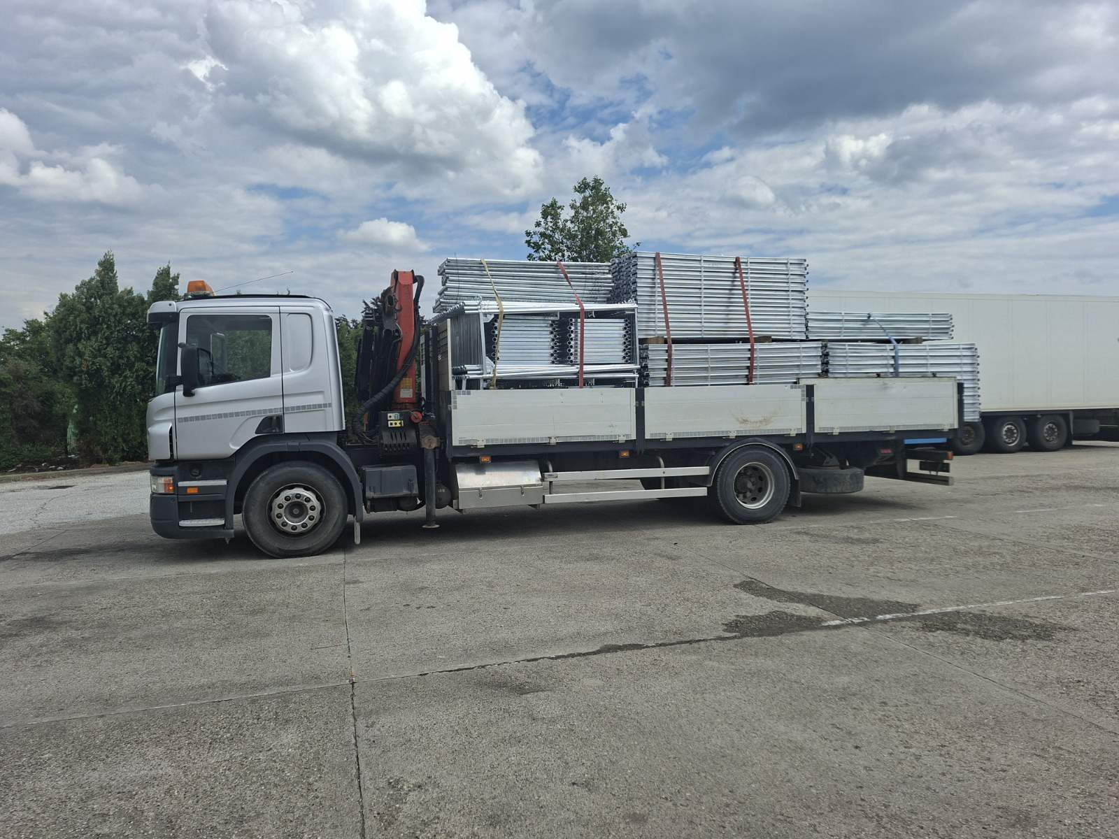 Transport skela za lokacije širom Srbije